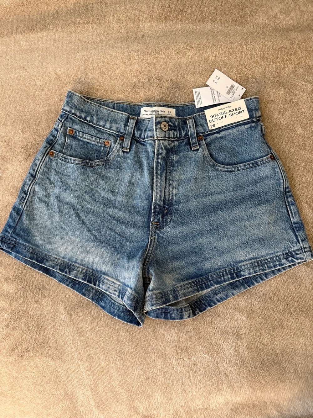 NWT Abercrombie High rise 90s relaxed cutoff short - Picture 2 of 6